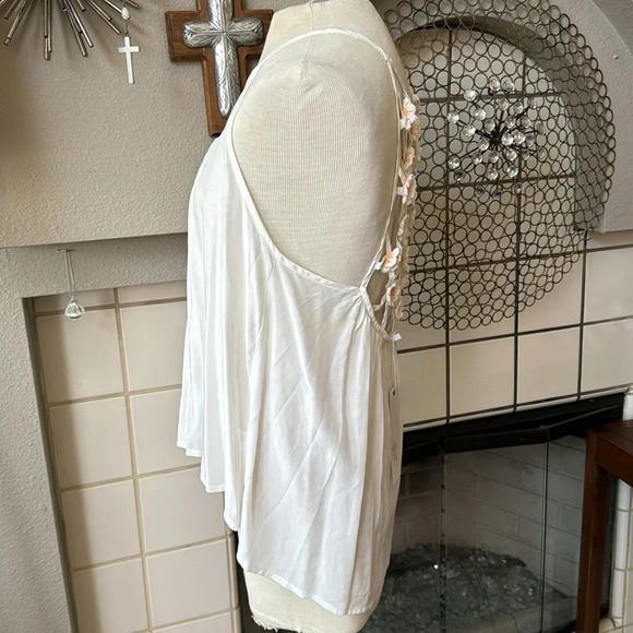 Millau white tank top with peach embroidered flowers on the back size medium NWT - Picture 2 of 7